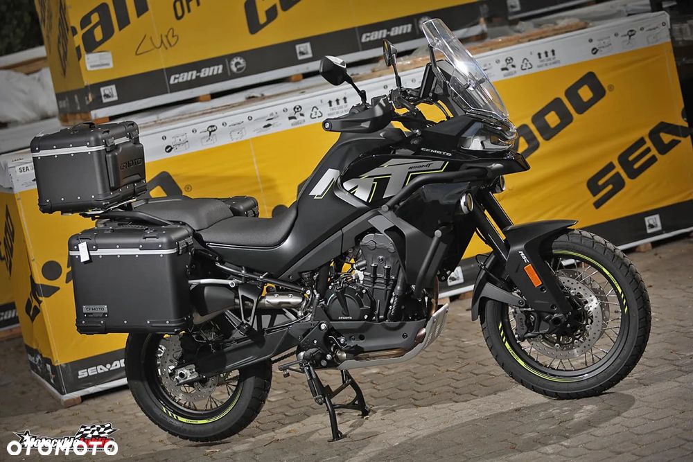 CFMoto MT - 10