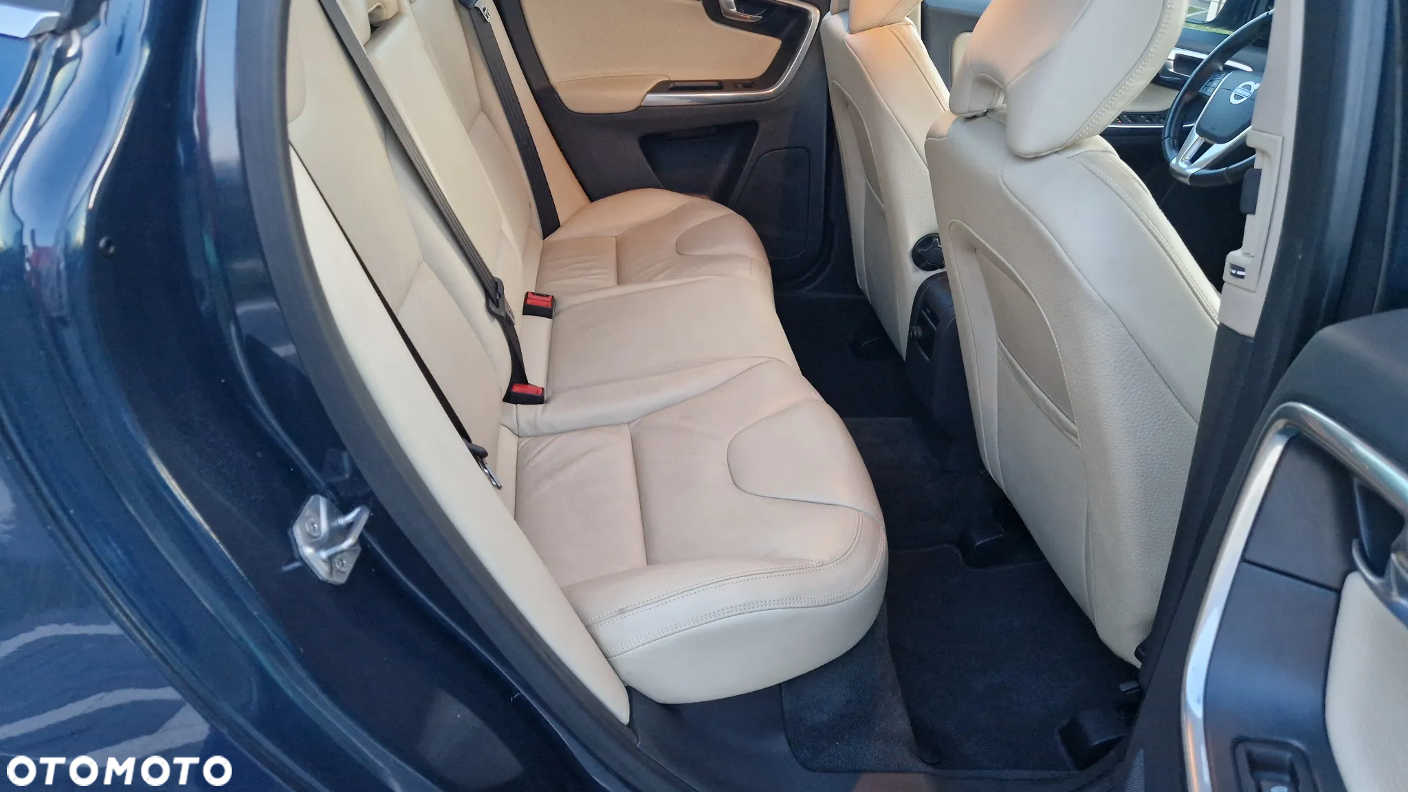 Volvo XC 60 D4 Geartronic Momentum - 27
