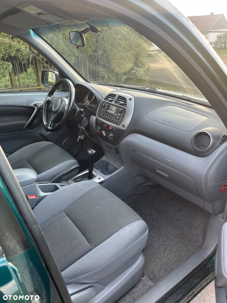 Toyota RAV4 2.0 VVT-i 4x4 - 12