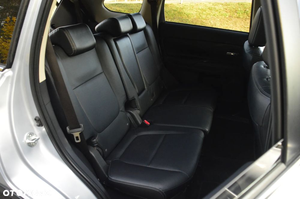 Mitsubishi Outlander 2.0 Intense + Navi 4WD CVT - 8