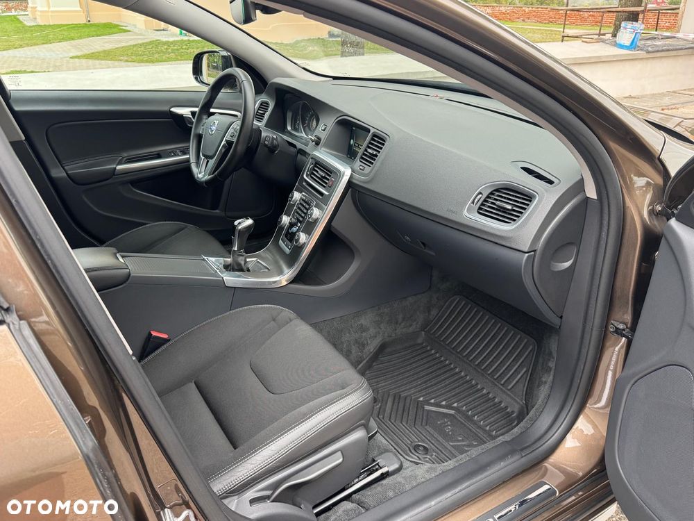 Volvo V60 Cross Country D3 Drive-E Momentum - 38