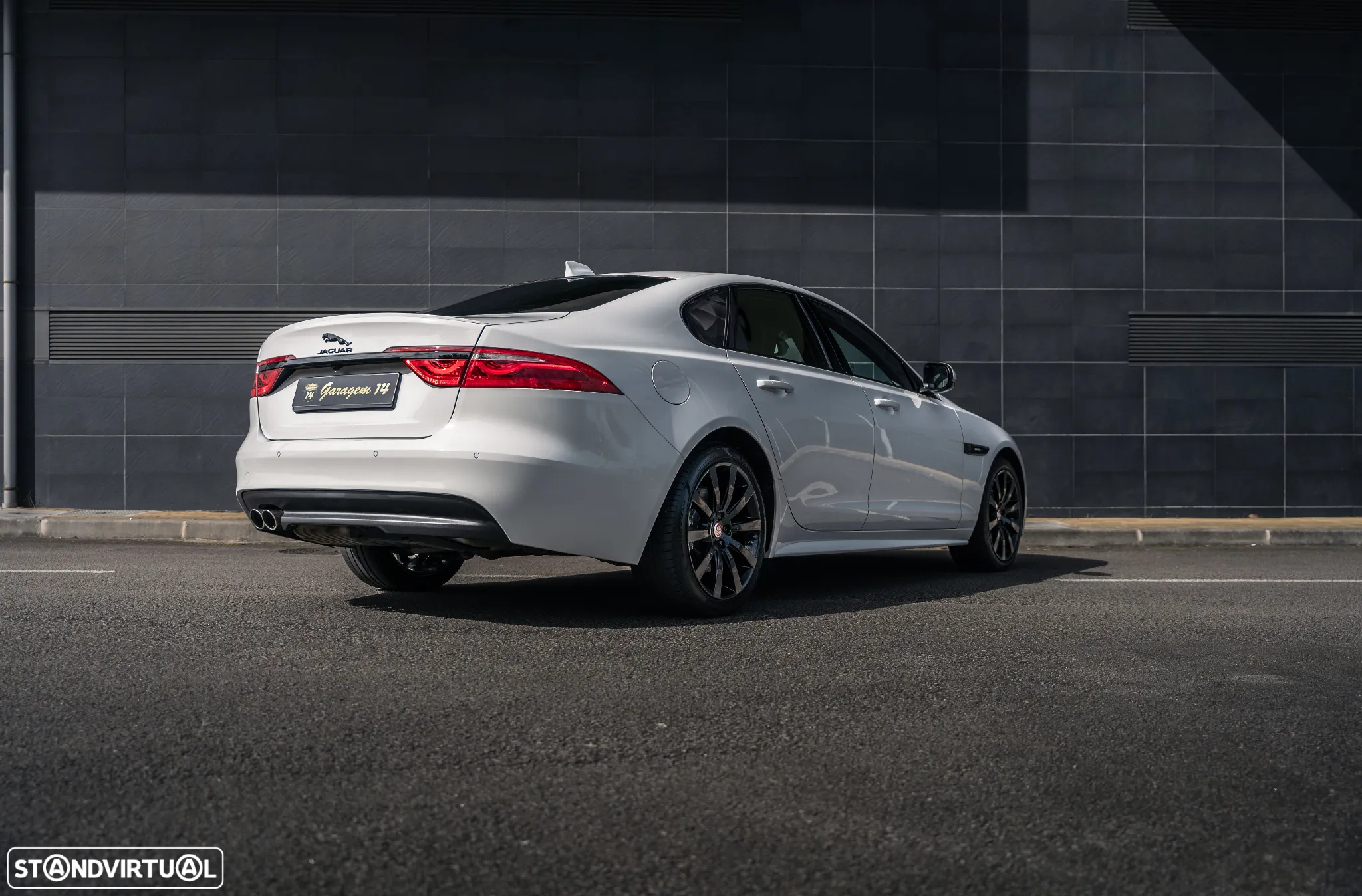 Jaguar XF 2.0 D R-Sport Aut. - 24