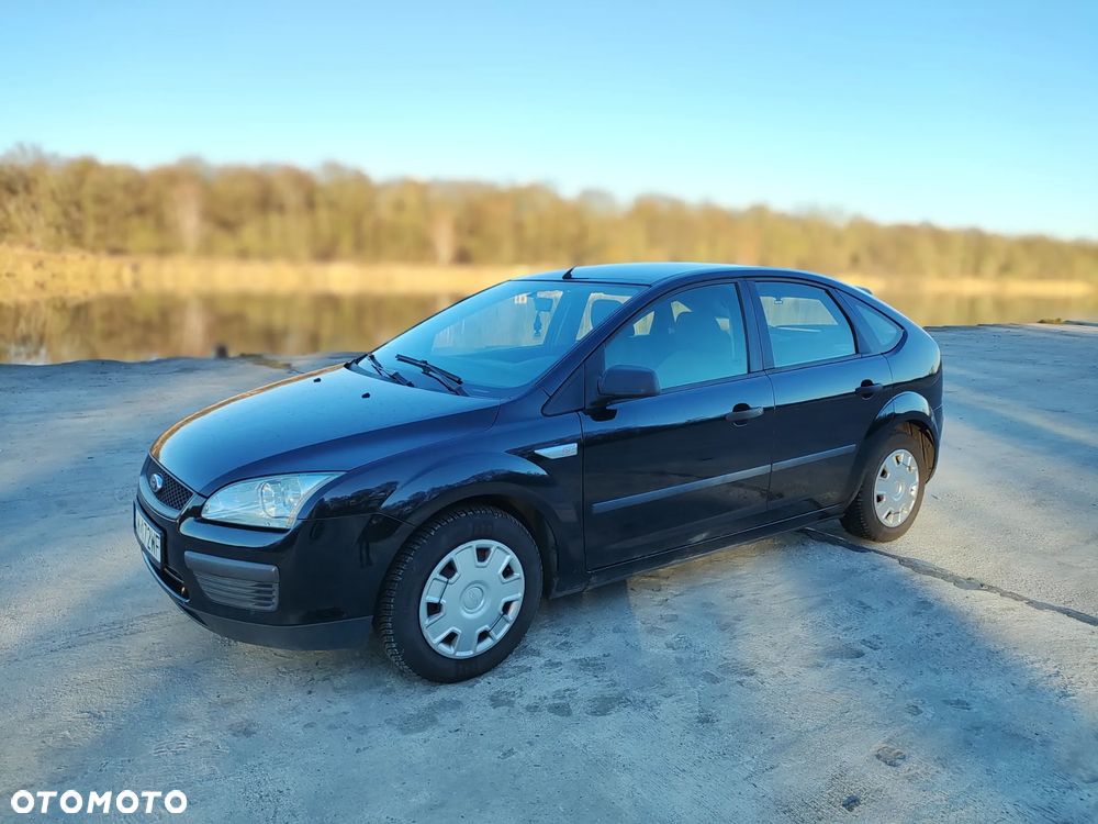 Ford Focus 1.6 Ambiente - 2