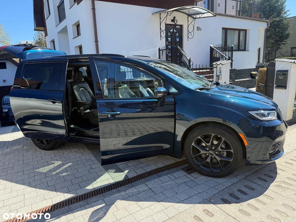 Chrysler Pacifica - 8