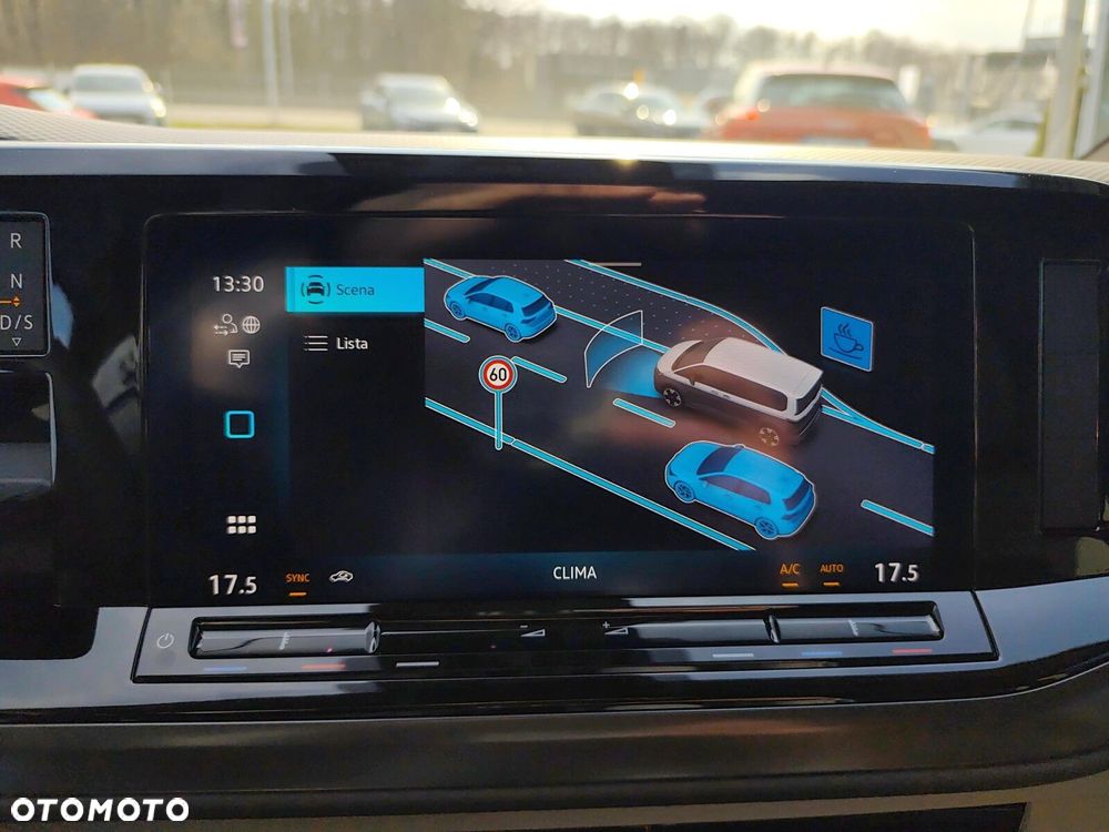 Volkswagen Multivan - 23