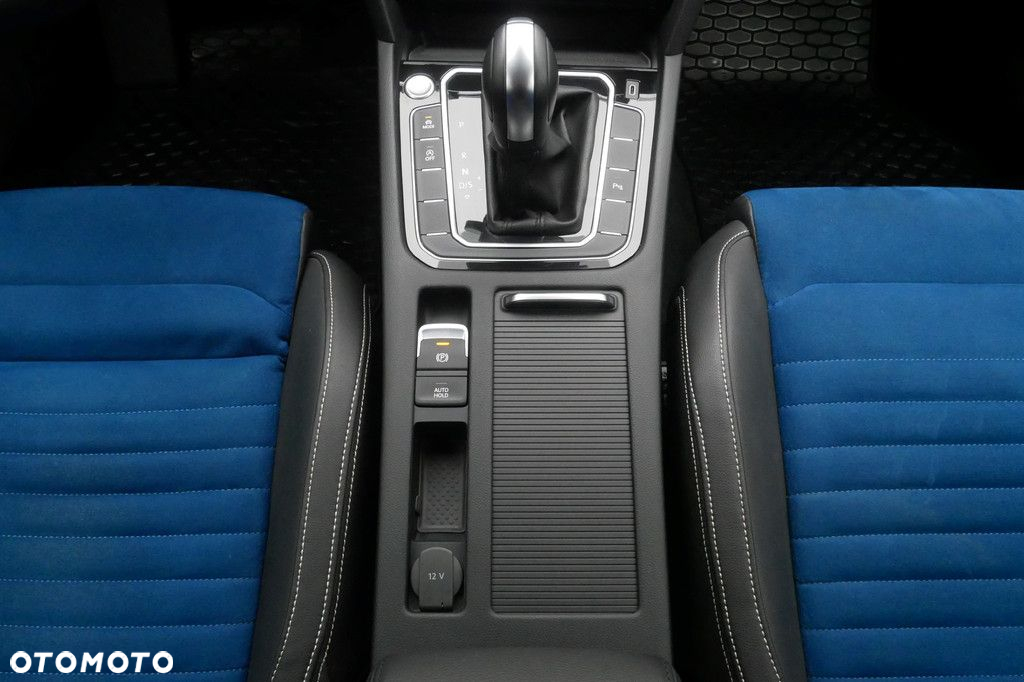 Volkswagen Passat 2.0 TDI Elegance DSG - 11