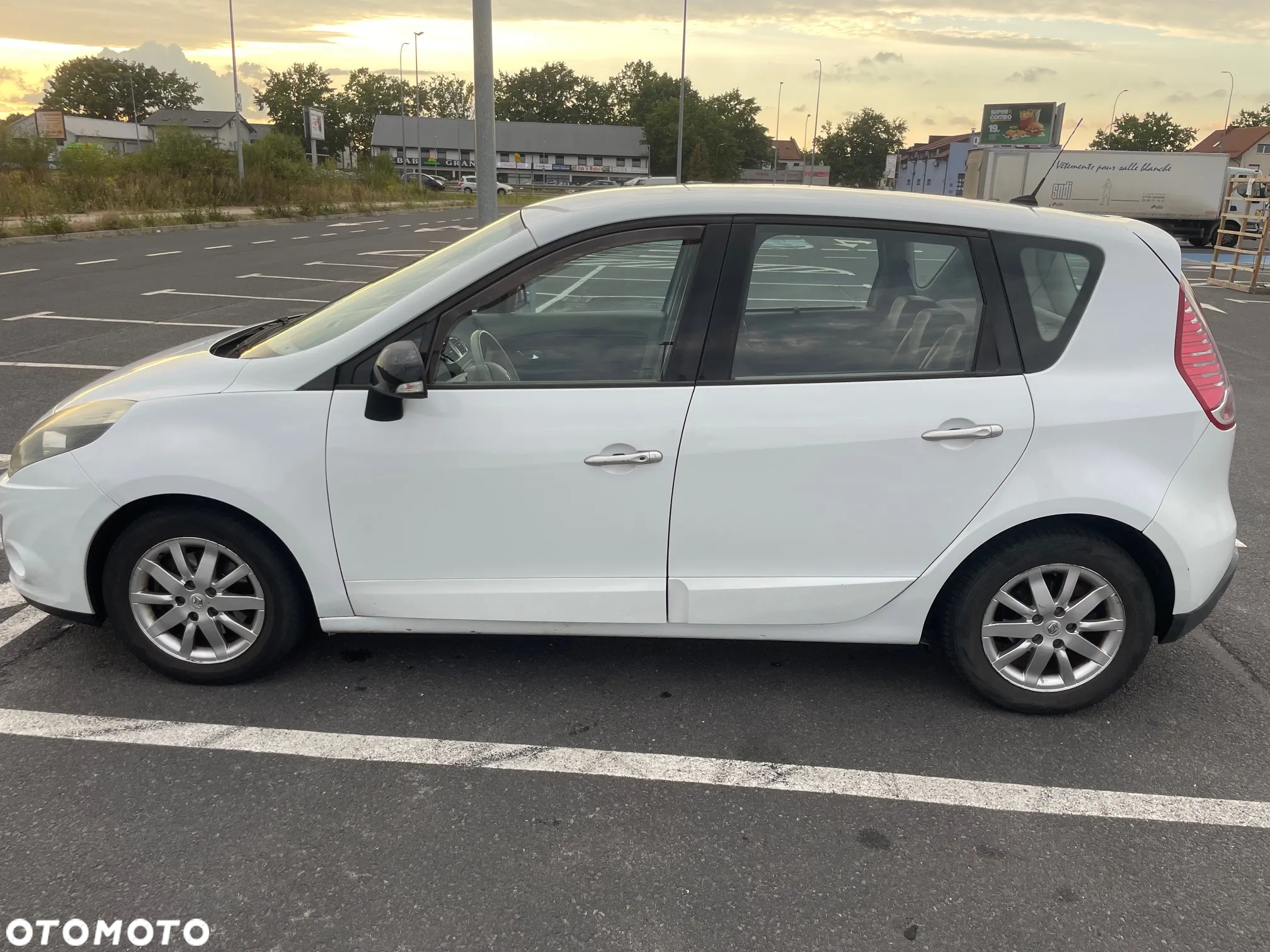 Renault Scenic 1.6 dCi Energy Bose - 4