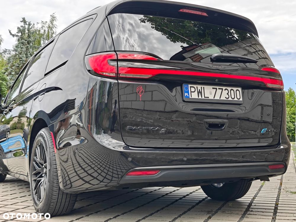 Chrysler Pacifica - 24
