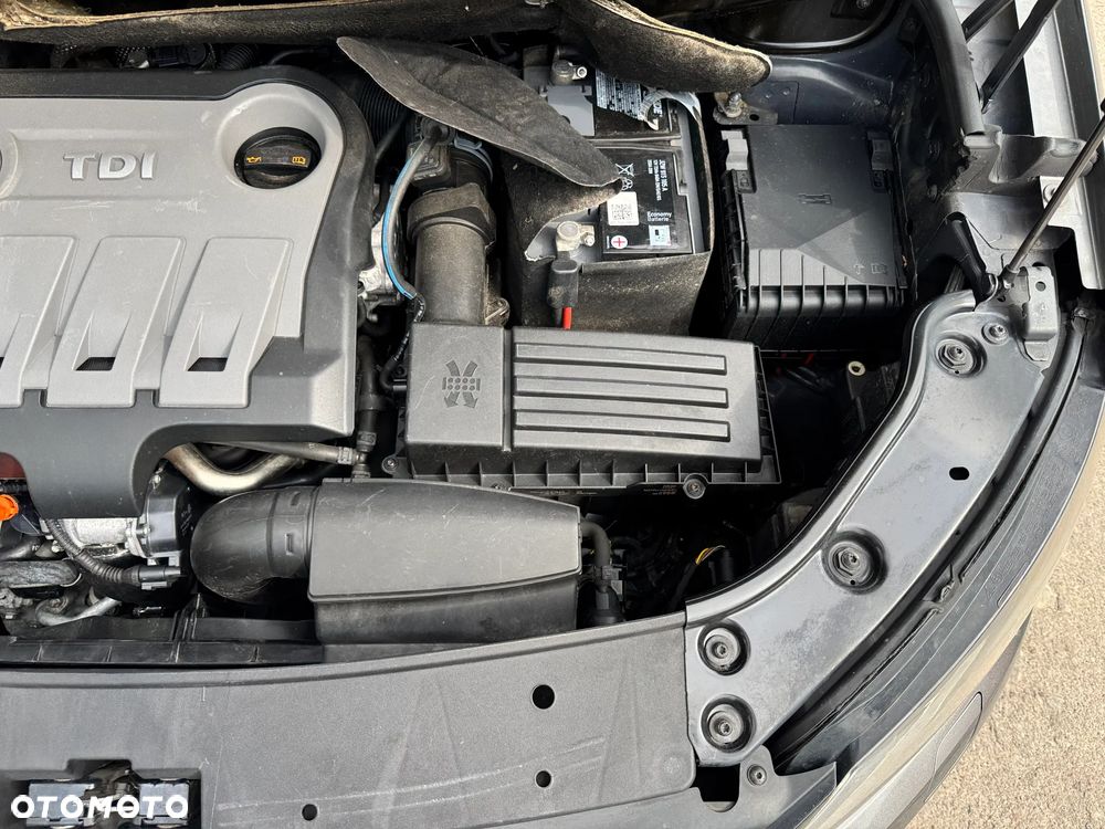 Volkswagen Touran - 14