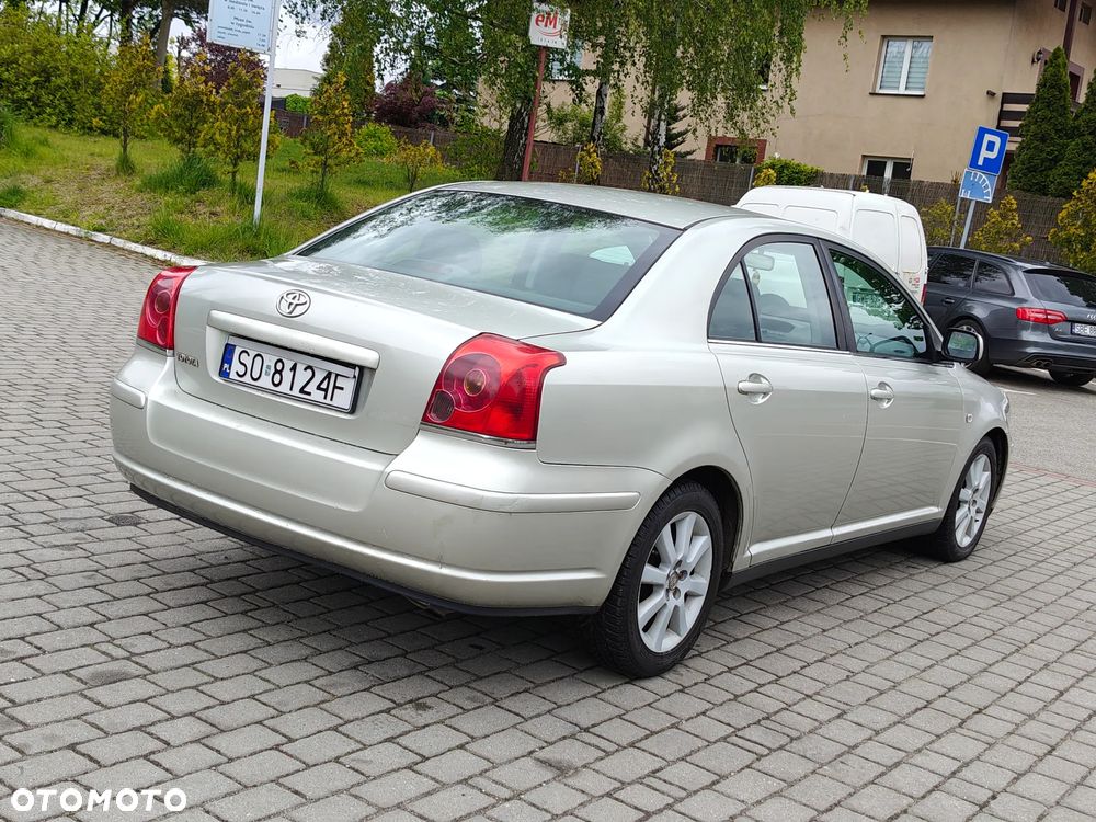 Toyota Avensis 1.8 Terra - 10