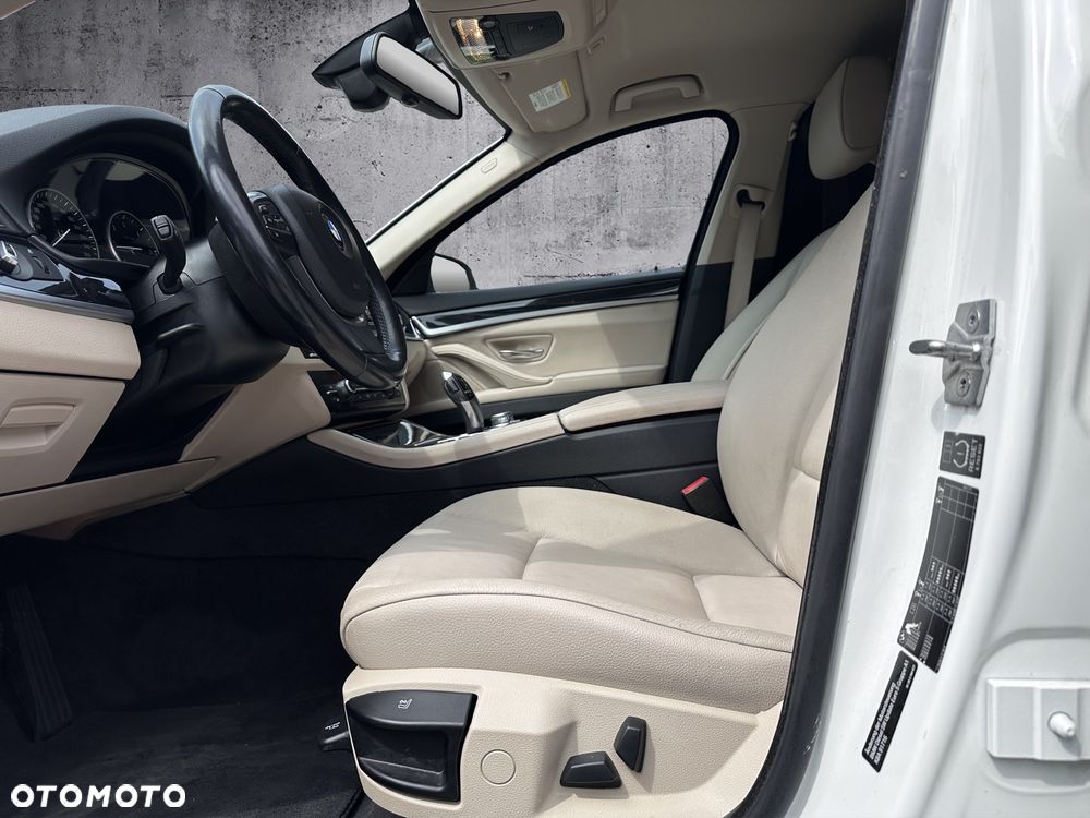 BMW Seria 5 520d Luxury Line - 13