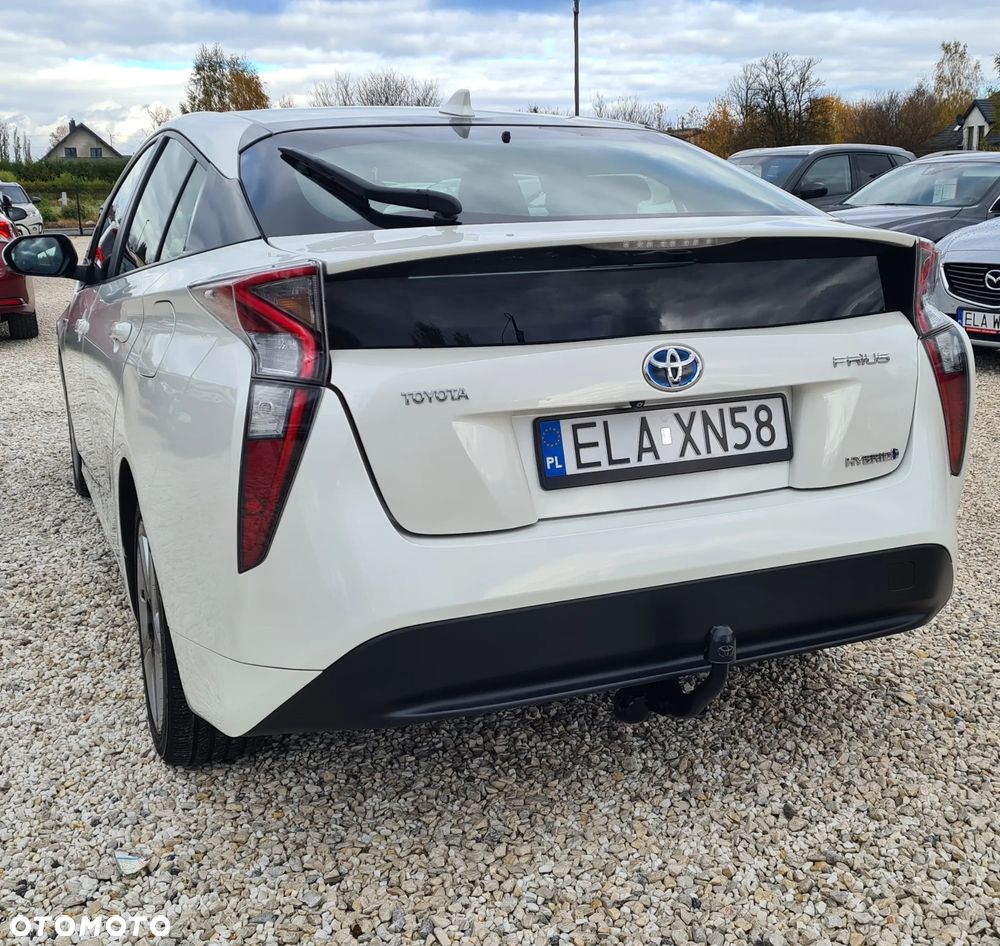 Toyota Prius Hybrid - 32