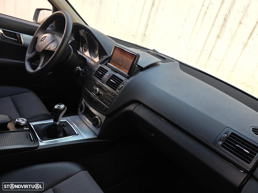 Mercedes-Benz C 220 CDi Avantgarde BlueEfficiency - 43