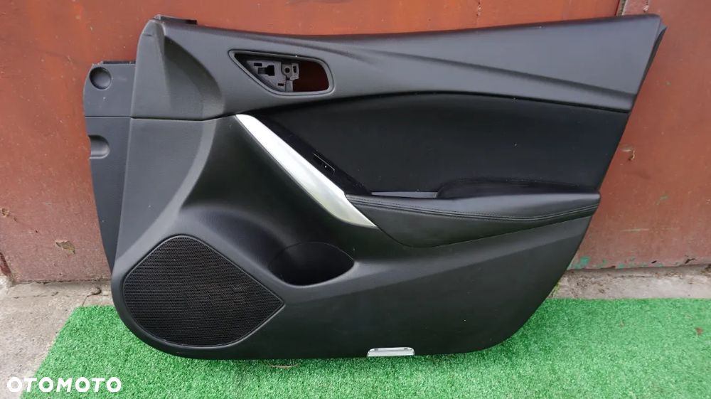 Mazda 6 GJ LIFT kombi  boczek drzwi prawy przod europa