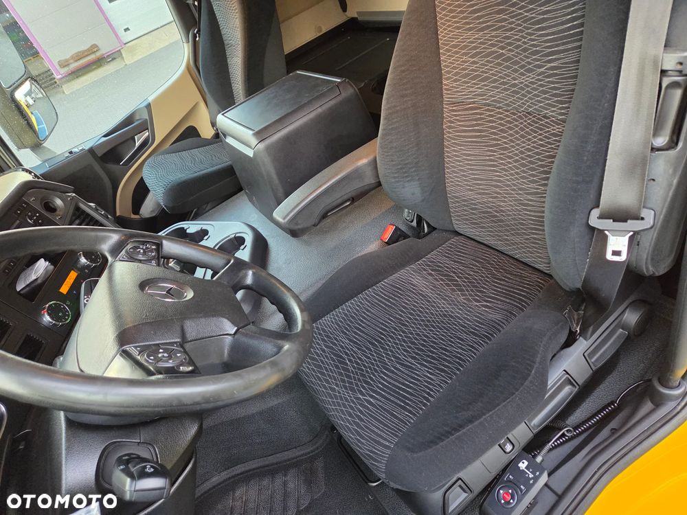 Mercedes-Benz Actros - 9