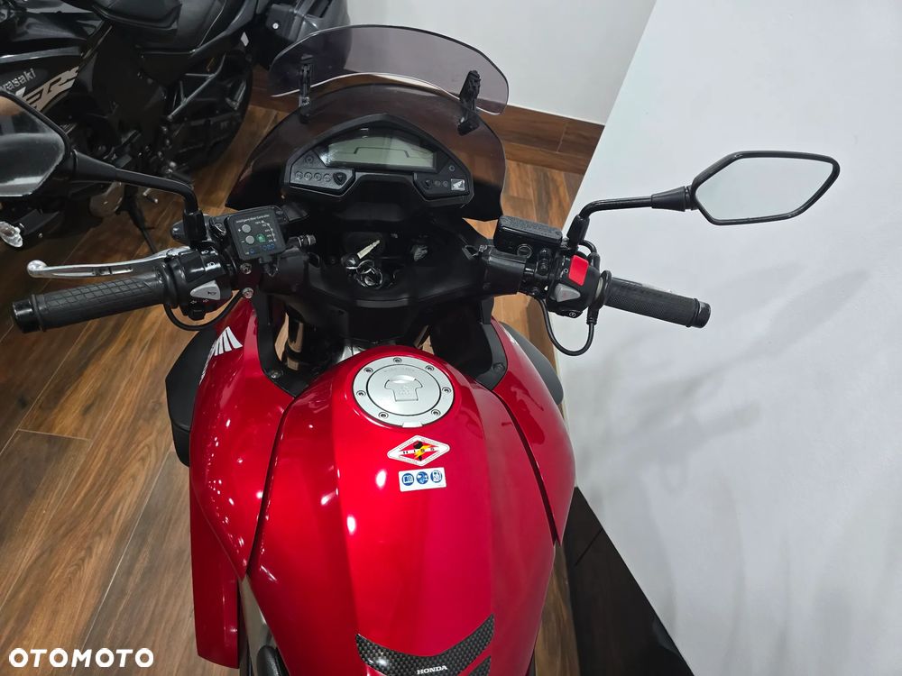 Honda VFR - 8