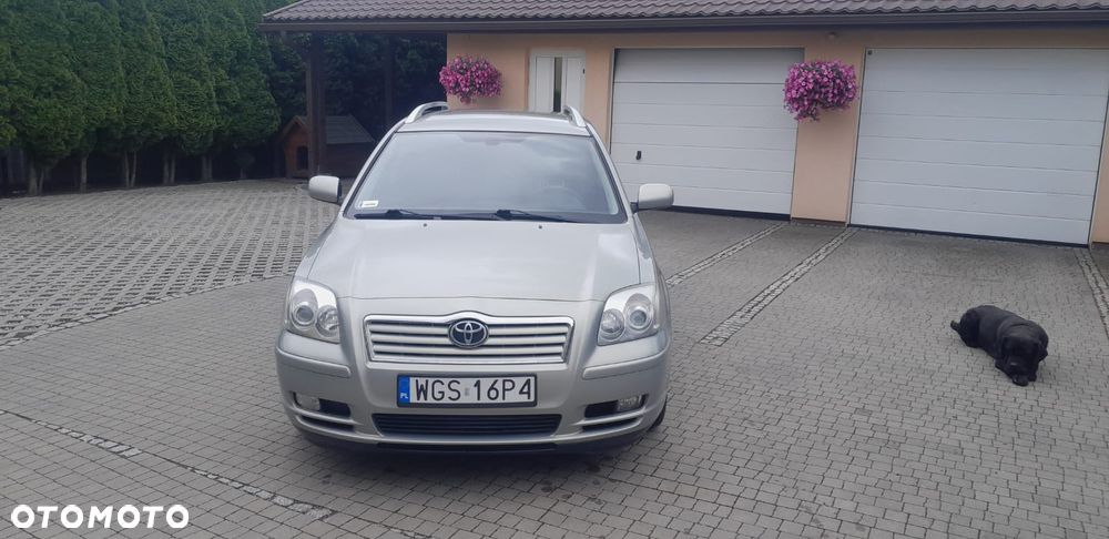 Toyota Avensis 2.0 D-4D High - 4