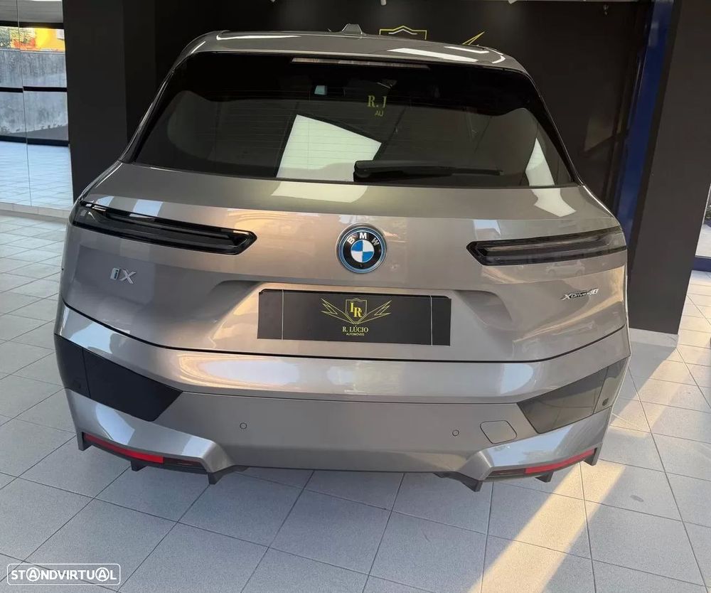 BMW iX xDrive 40 Pack Desportivo - 14