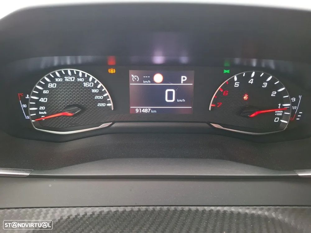 Peugeot 2008 1.2 PureTech Active Pack EAT8 - 5