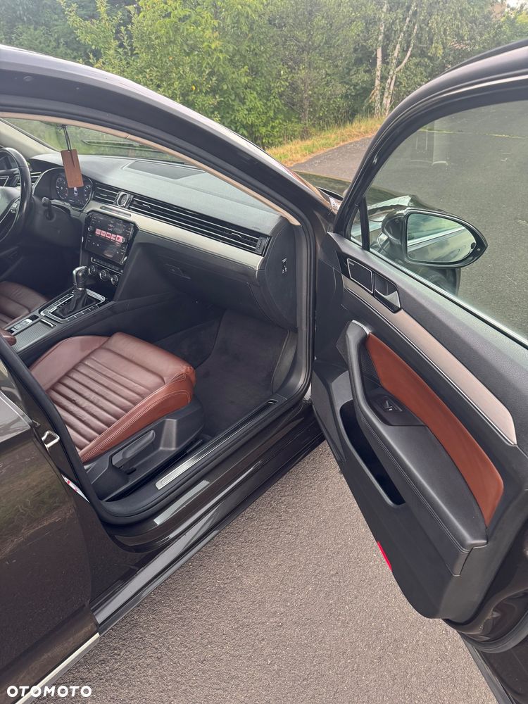 Volkswagen Passat - 11