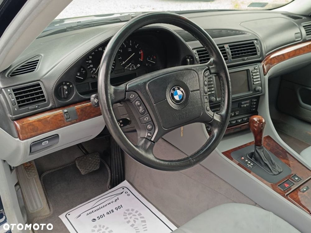 BMW Seria 7 750i - 20