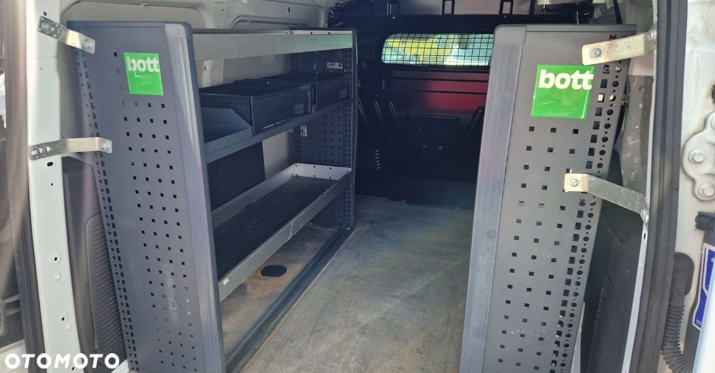 Ford Transit Connect - 24