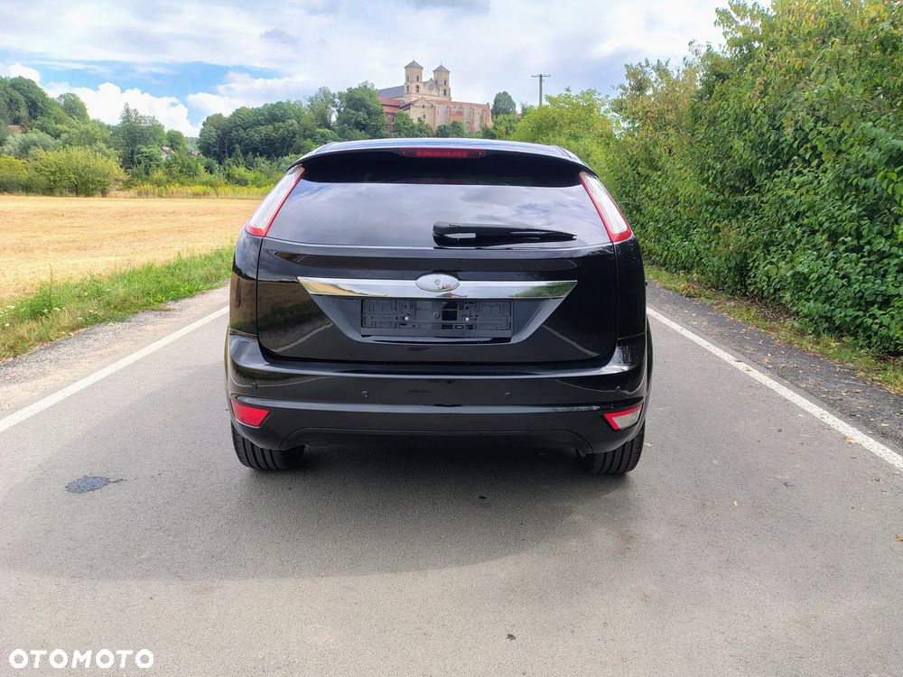 Ford Focus 1.8 Sport - 12