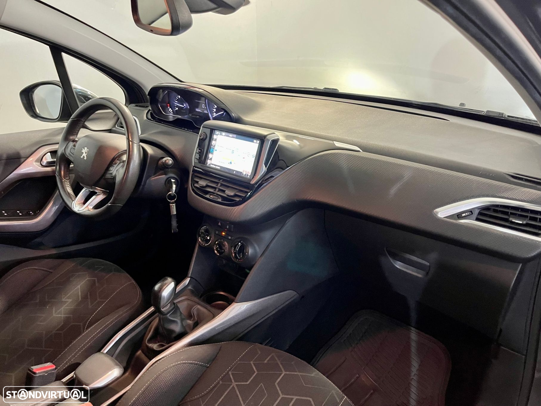 Peugeot 2008 1.6 BlueHDi Style - 18