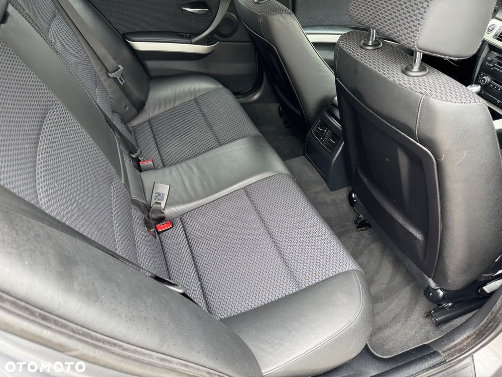 BMW Seria 3 320d DPF Touring - 24