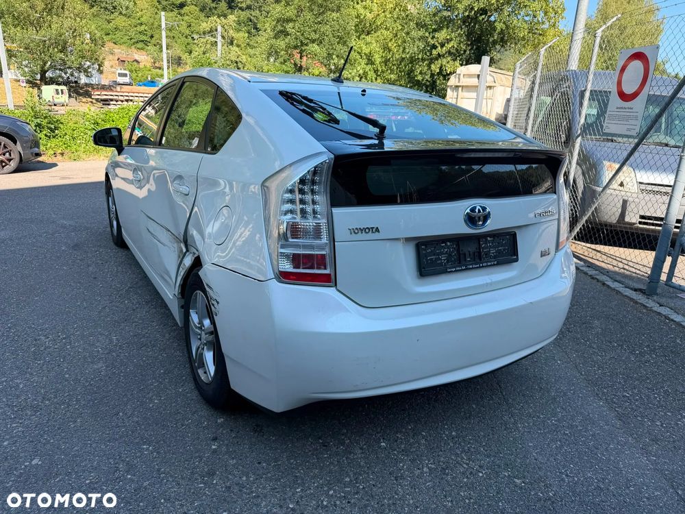 Toyota Prius 1.8 HSD Sol - 2