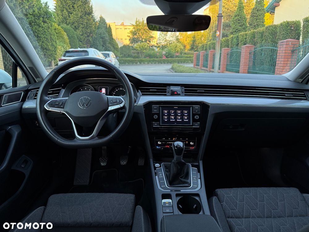 Volkswagen Passat 1.5 TSI EVO Business - 10