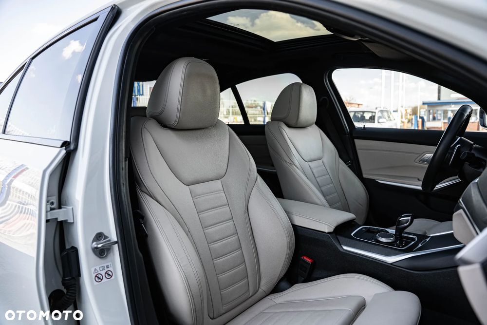 BMW Seria 3 320i M Sport sport - 19