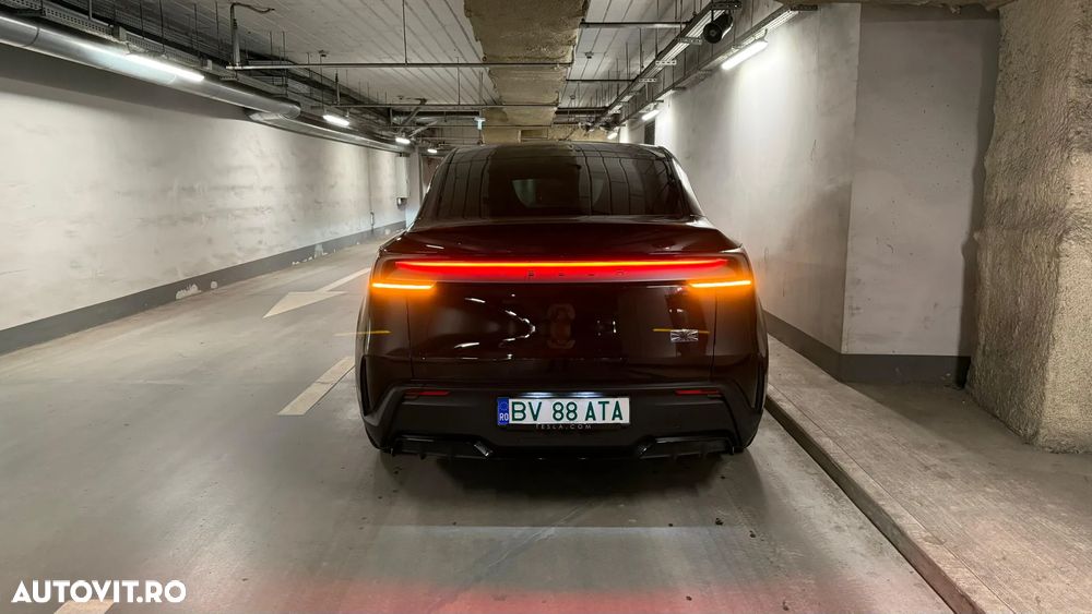 Tesla Model Y AWD Performance - 8