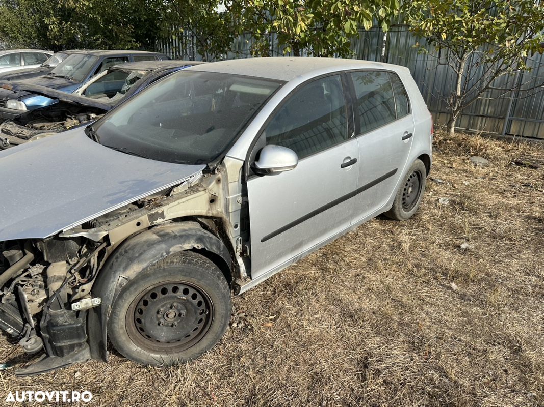 Dezmembrez Volkswagen golf 5 - 1