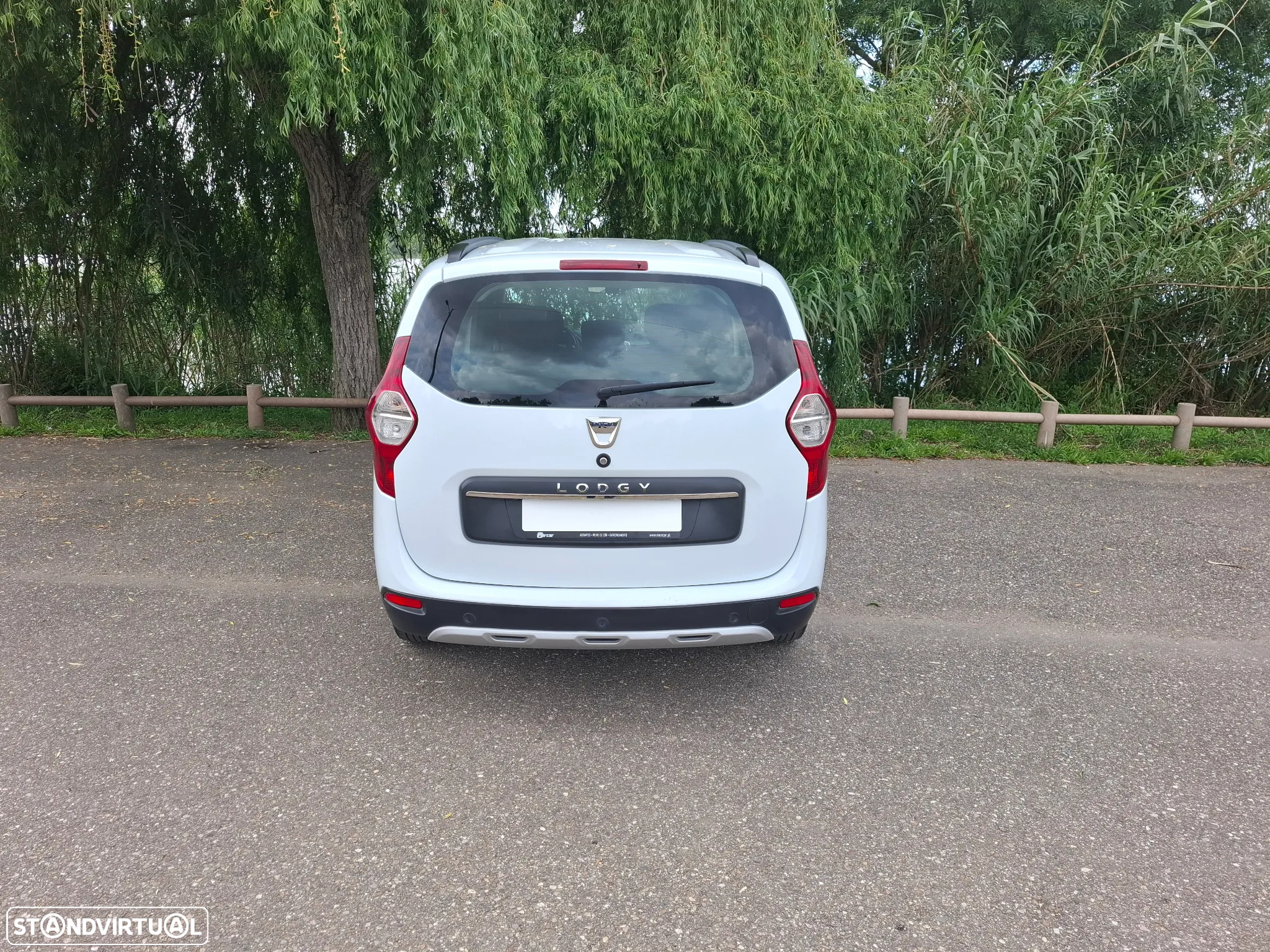 Dacia Lodgy 1.5 Blue dCi Stepway 7L - 8