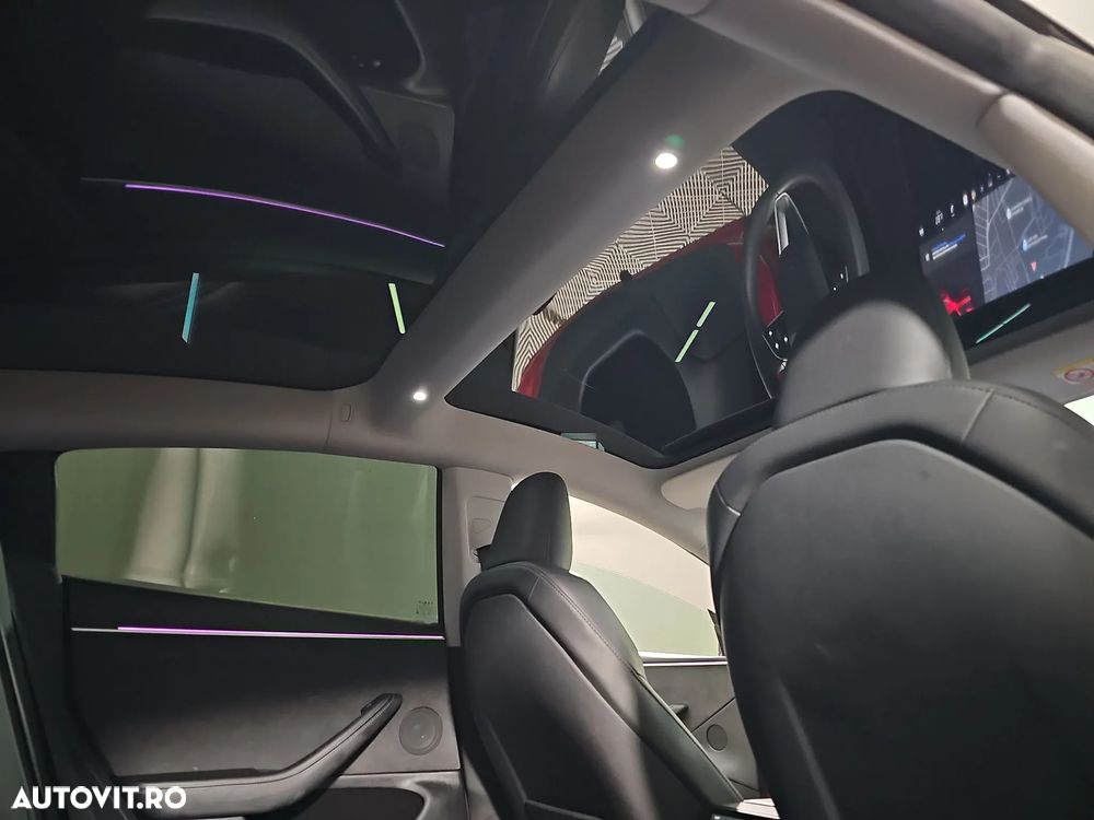 Tesla Model 3 Long Range - 21