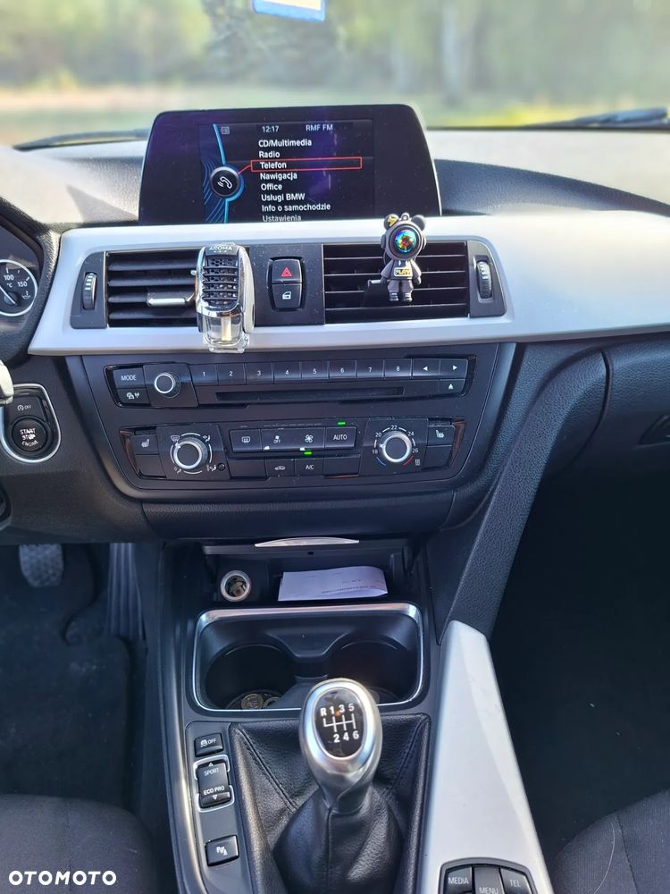 BMW Seria 3 318d Touring - 20