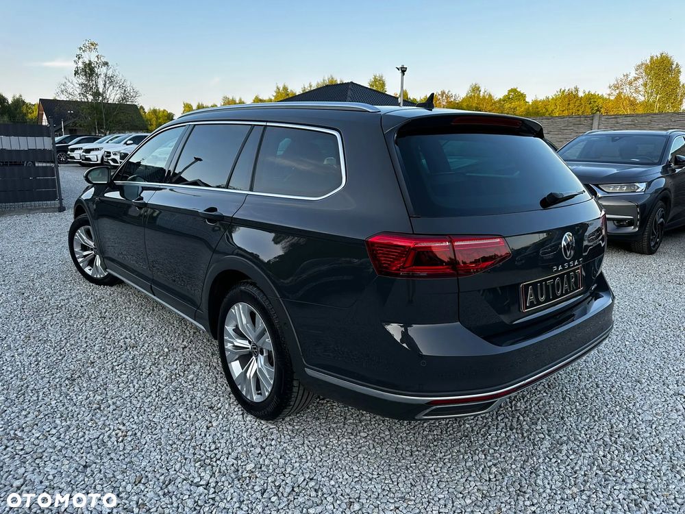Volkswagen Passat ver-variant-2-0-tdi-scr-dsg-4motion-alltrack - 9
