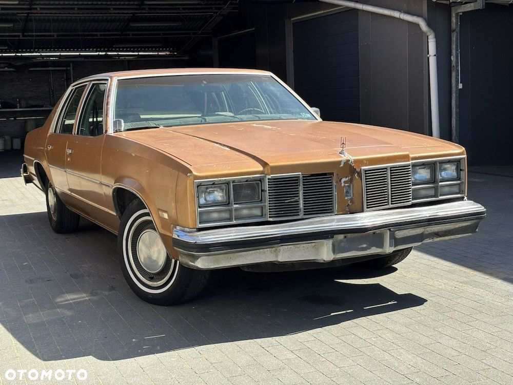 Oldsmobile Delta 88 - 3