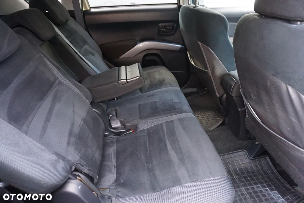Mitsubishi Outlander 2.0 DID Instyle - 14