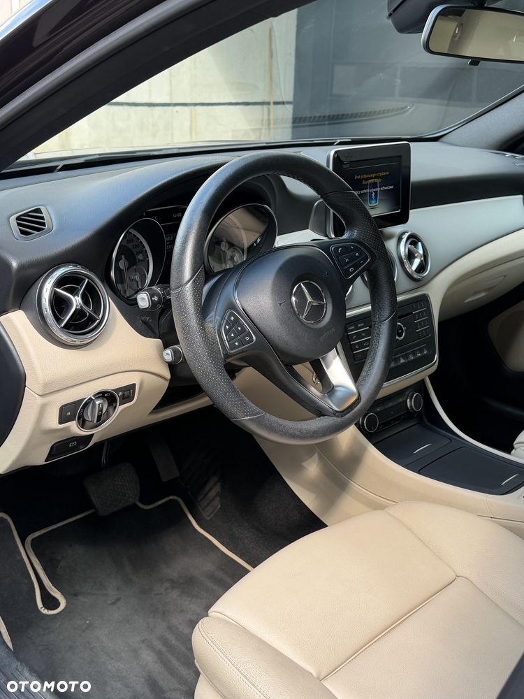 Mercedes-Benz GLA 250 4-Matic - 13