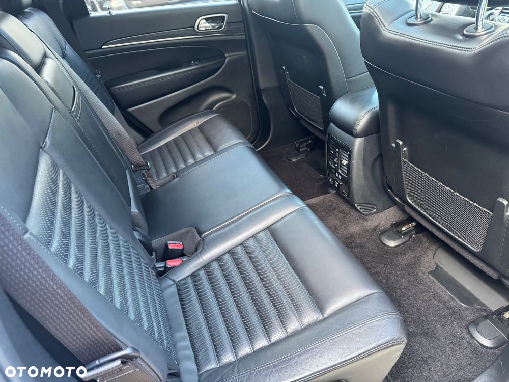 Jeep Grand Cherokee - 25
