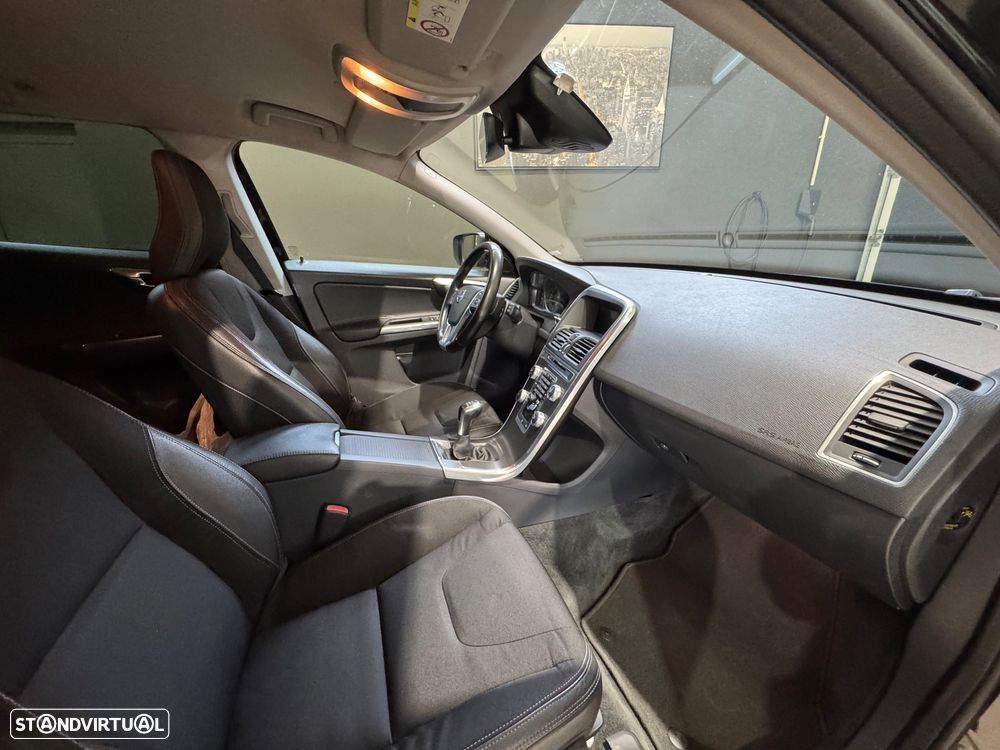 Volvo XC 60 2.0 D4 Momentum - 20