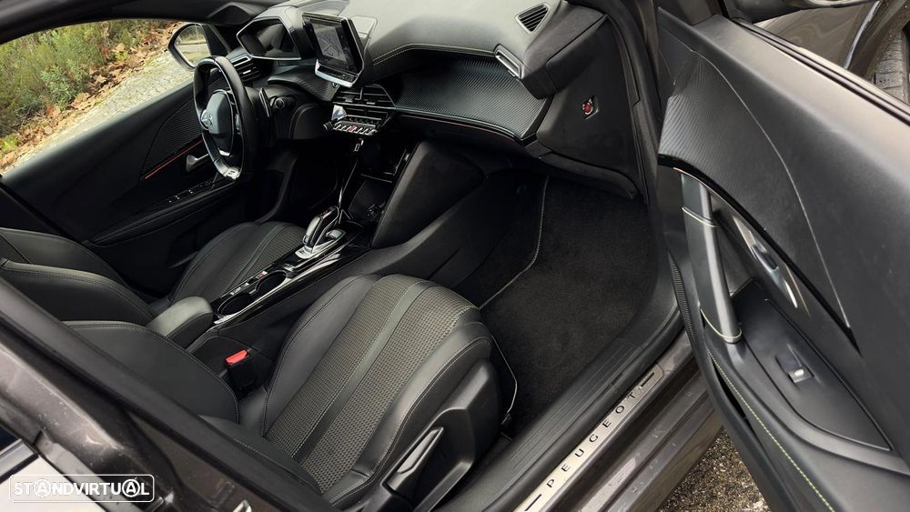 Peugeot 208 1.2 PureTech GT Line EAT8 - 32