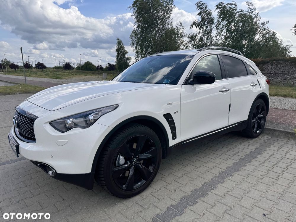 Infiniti QX70 3.7 S Design - 1