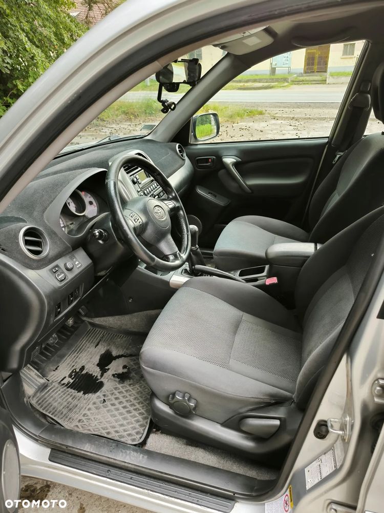 Toyota RAV4 2.0 D-4D 4x4 - 15