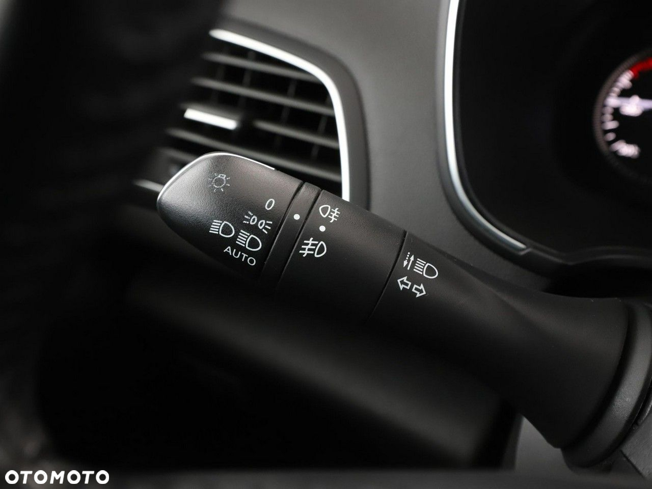 Renault Megane ENERGY TCe 130 LIMITED - 28