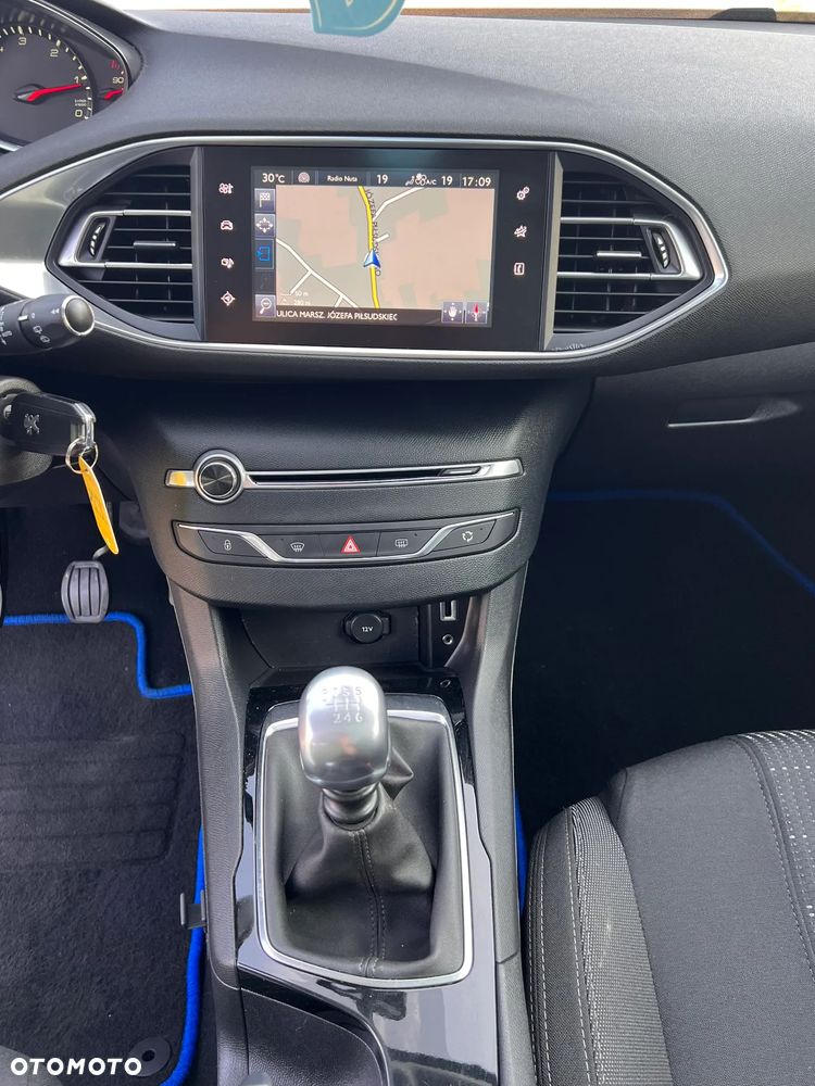 Peugeot 308 SW 1.6 BlueHDi Allure S&S - 30