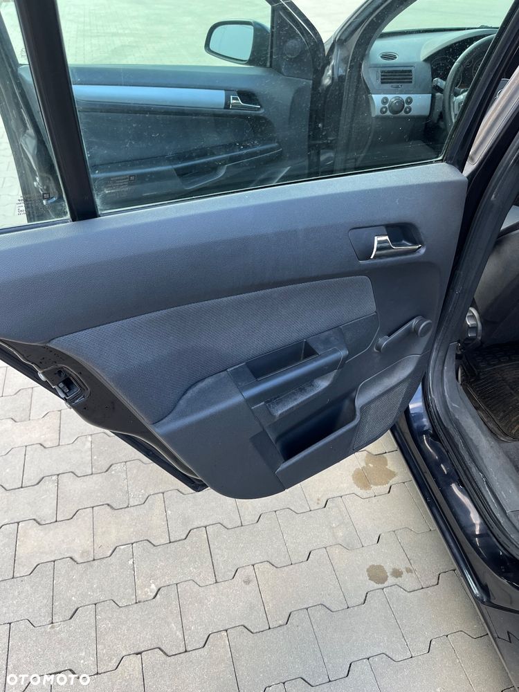 Opel Astra III 1.9 CDTI Cosmo - 19