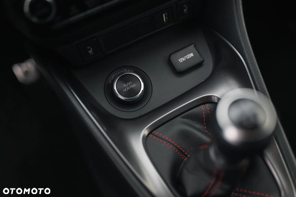 Toyota GR Yaris 1.6 Dynamic - 33